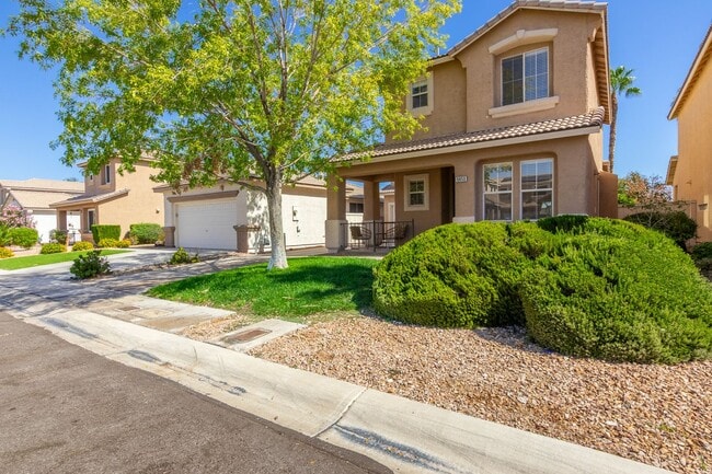Building Photo - Beautifully Updated 3 Bedroom Southeast Ve...