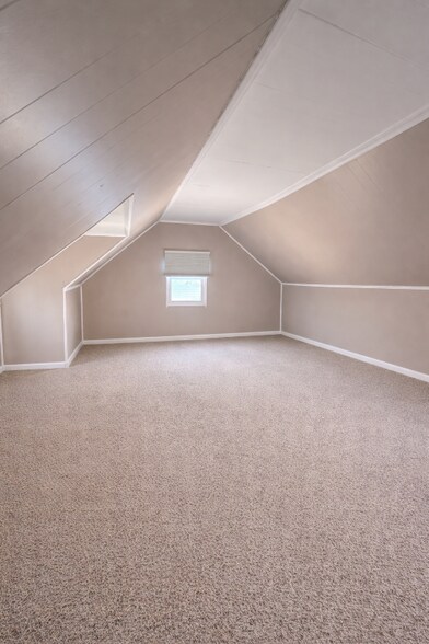 Building Photo - 1544 Nelms Ave