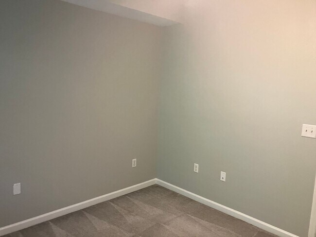 Building Photo - 2 BR / 2 BA @ The Legends