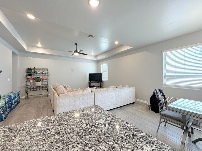 Building Photo - East El Paso 4 bed Refrig A/C!