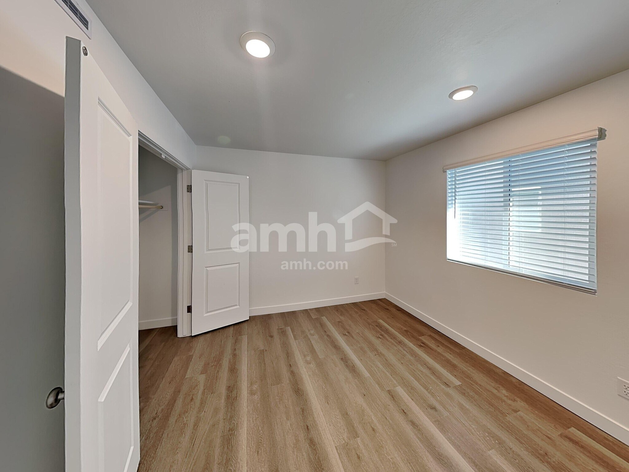 Building Photo - 20177 W Thomas Rd