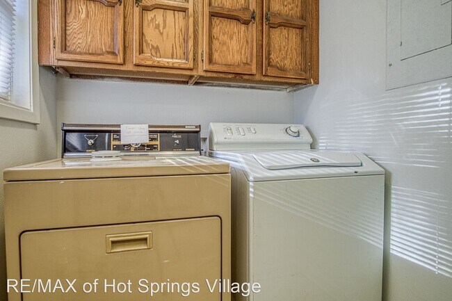 Building Photo - 3 br, 2 bath House - 26 Orantes Place