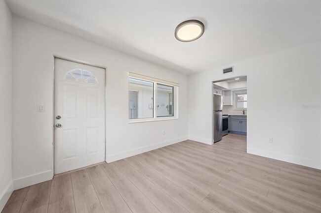 Building Photo - 3818 Roxane Blvd