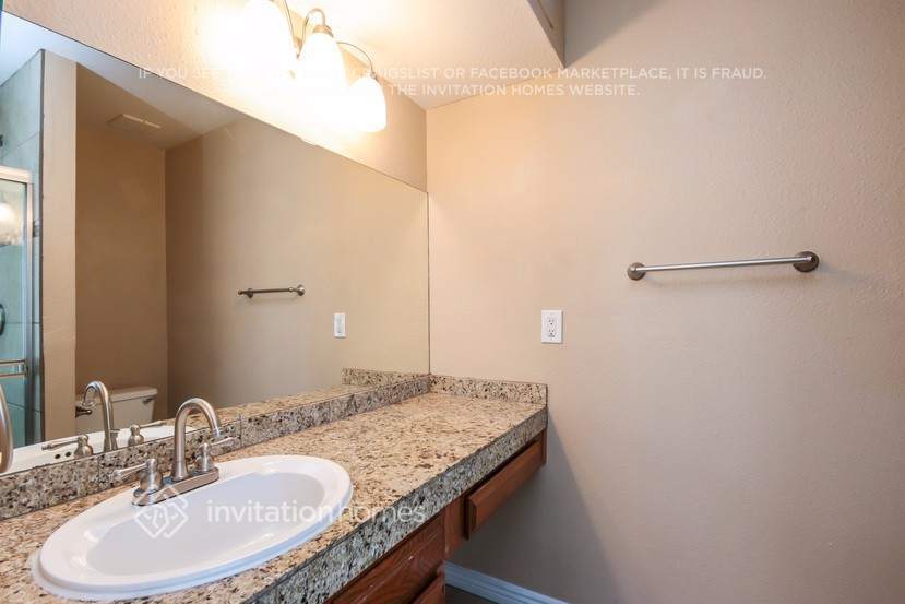 Building Photo - 5816 W Carol Ann Way