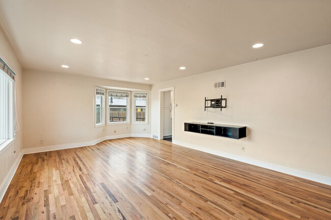 Building Photo - 1218 S Roosevelt St