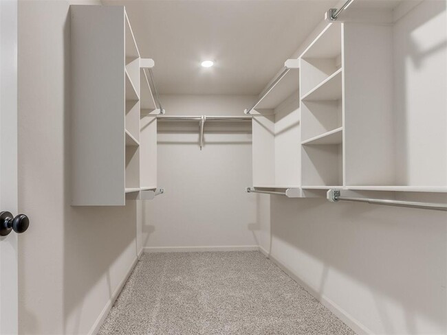 Building Photo - 18012 Austin Ct