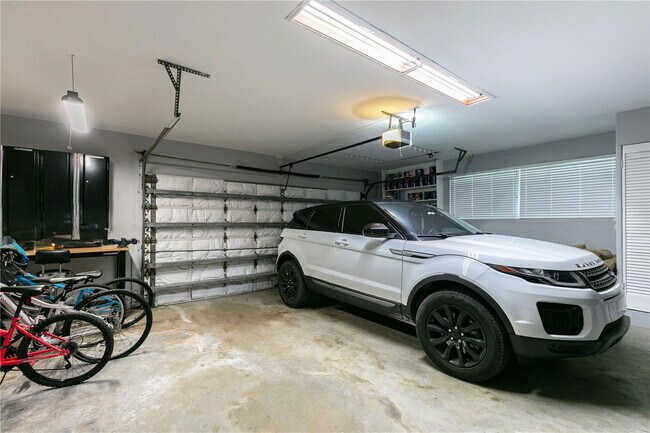 Building Photo - 7940 SW 139th Ter