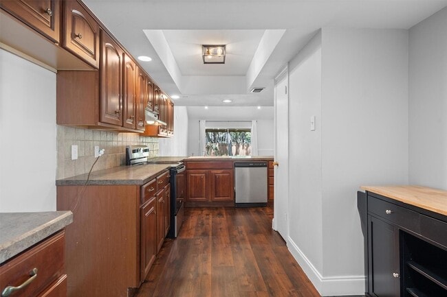 Building Photo - 8310 Summerwood Dr
