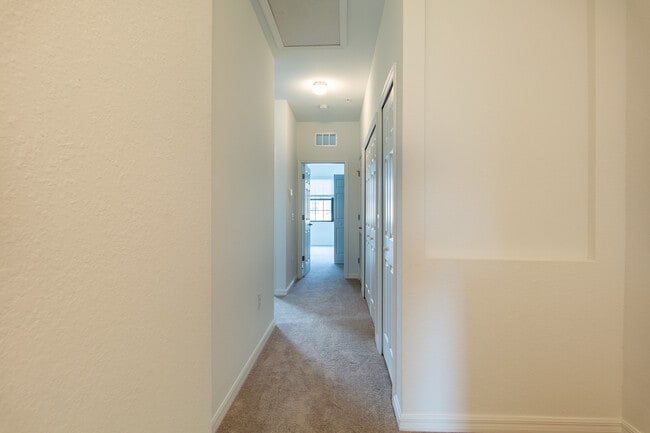 Building Photo - 20457 Lagente Cir