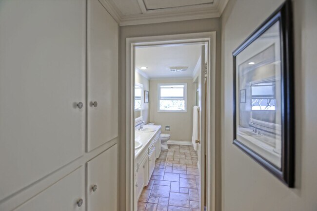 Building Photo - FULLY FURNISHED, CHARMING & AIRY, 4BR2BA MONTEMALAGA HILLTOP HOME W/ “QUEENS NECKLACE” VIEWS, 2-C...