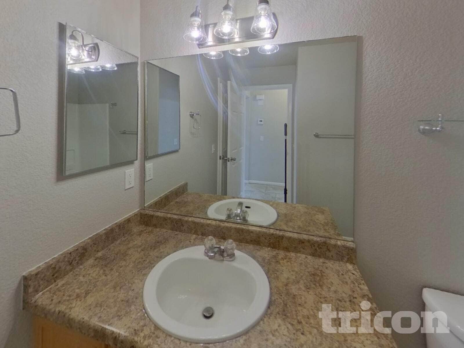 Building Photo - 8405 Sunbow Ct
