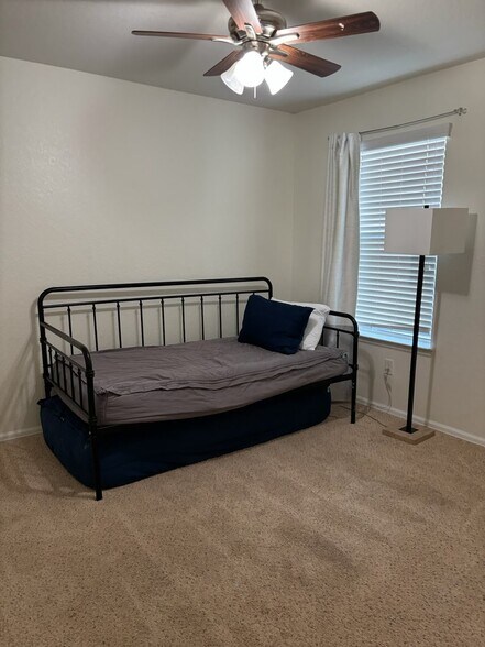 Upstairs bedroom-3, twin bed with additional pull- out twin bed - 27458 Camino Tower