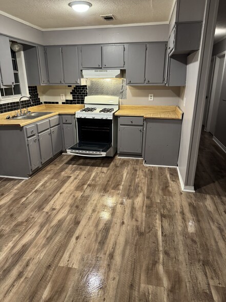 Building Photo - 3113 Beasley Dr