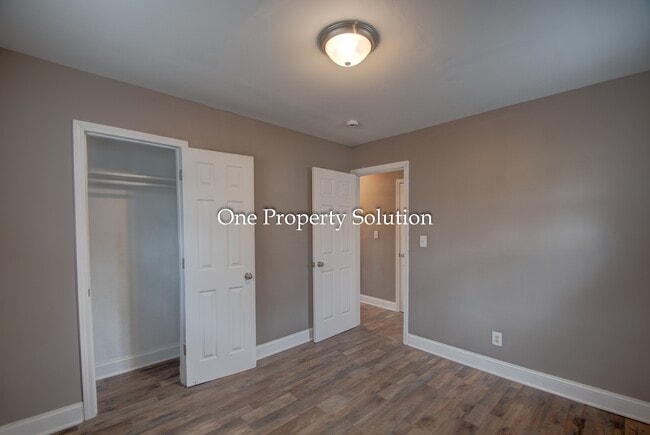 Building Photo - 4306 Louisiana Pl