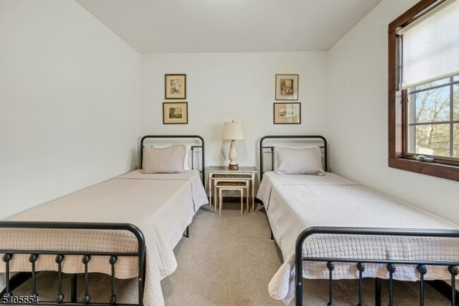 Building Photo - 7 Hillside Rd