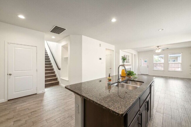 Building Photo - Modern Elegance Meets Everyday Comfort in ...