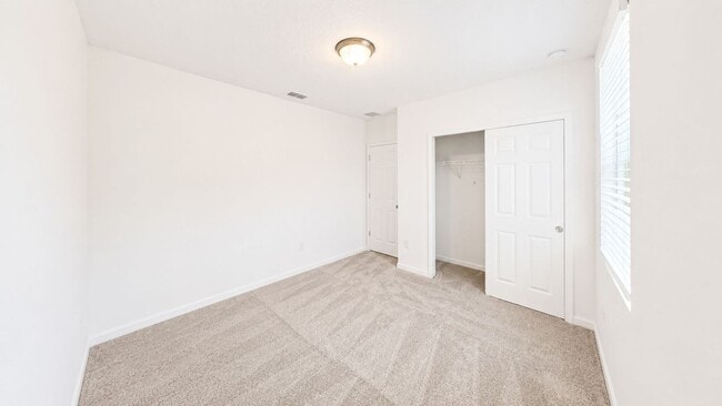 Building Photo - 2404 White Tail St
