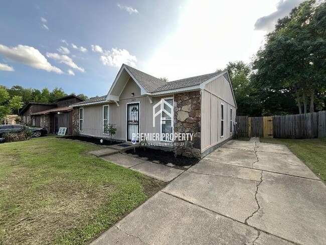 Building Photo - 5029 Cedar View Rd