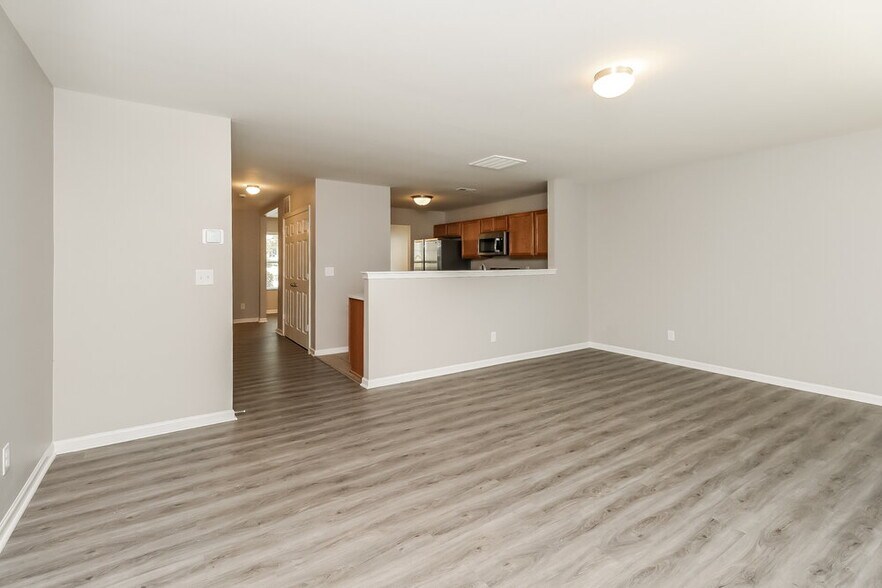 Building Photo - 983 Ramsgate Dr SW