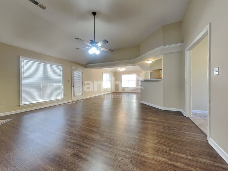 Building Photo - 9357 Bryant Trent Blvd