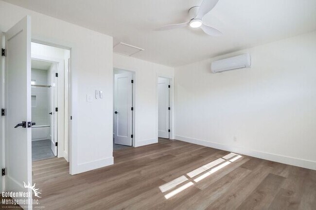 Building Photo - Fully Remodeled 3Bdm 2Ba Home in the Heart...