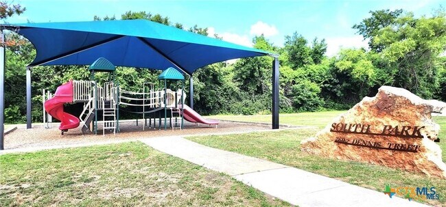 Building Photo - 2313 Bernice Cir