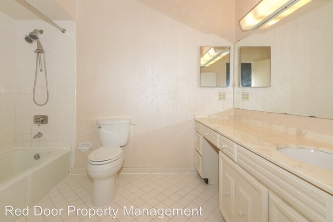 Building Photo - 7450 Lions Head Dr