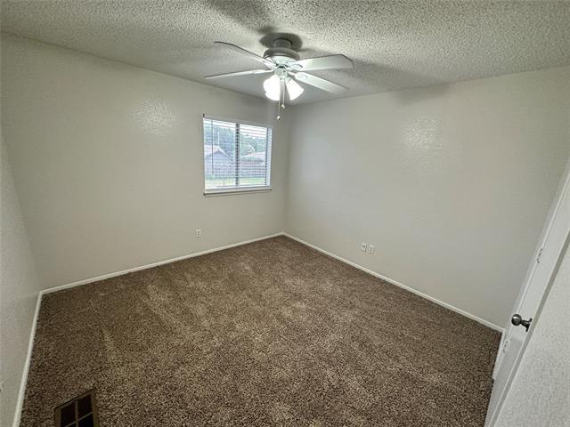 Building Photo - 1305 Lovell Dr