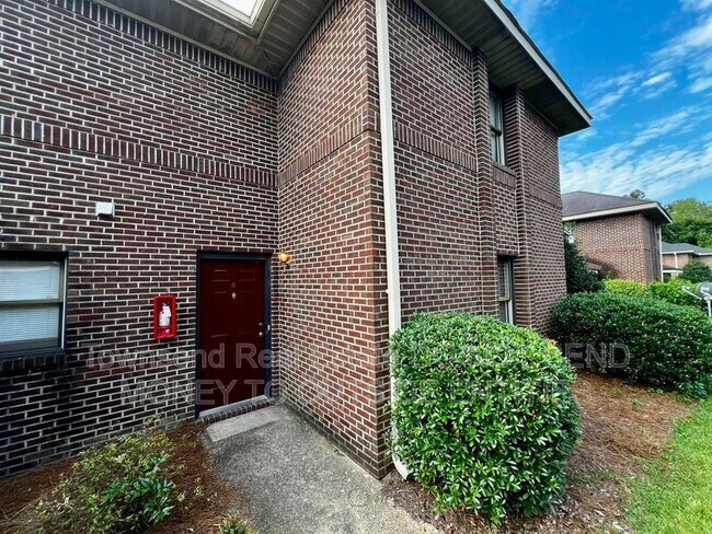 Building Photo - 1020-4 Ancestry Dr.