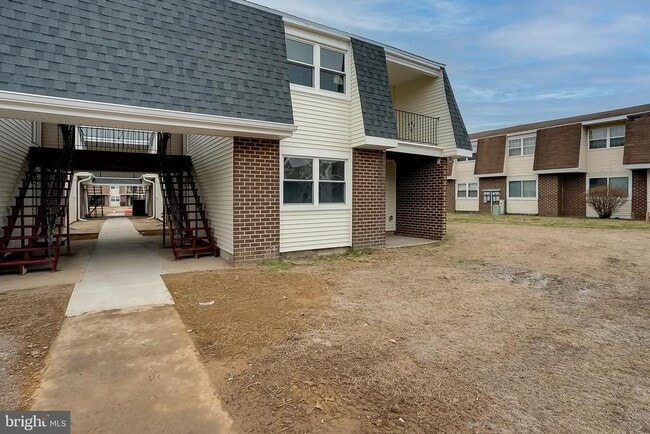 Building Photo - 20 Florence Tollgate