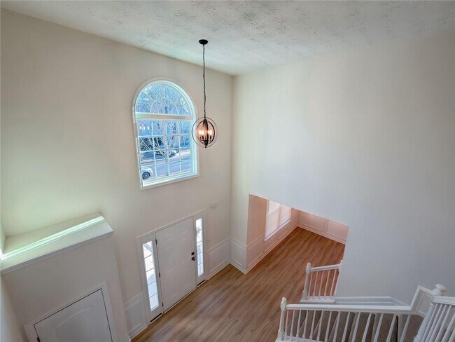 Building Photo - 2770 Austin Ridge Dr NE