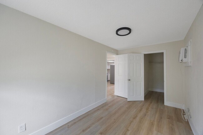 Building Photo - 2753 53rd Ave N