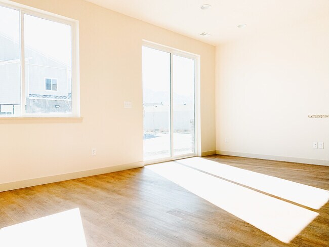 Building Photo - 1200 E 4500 S