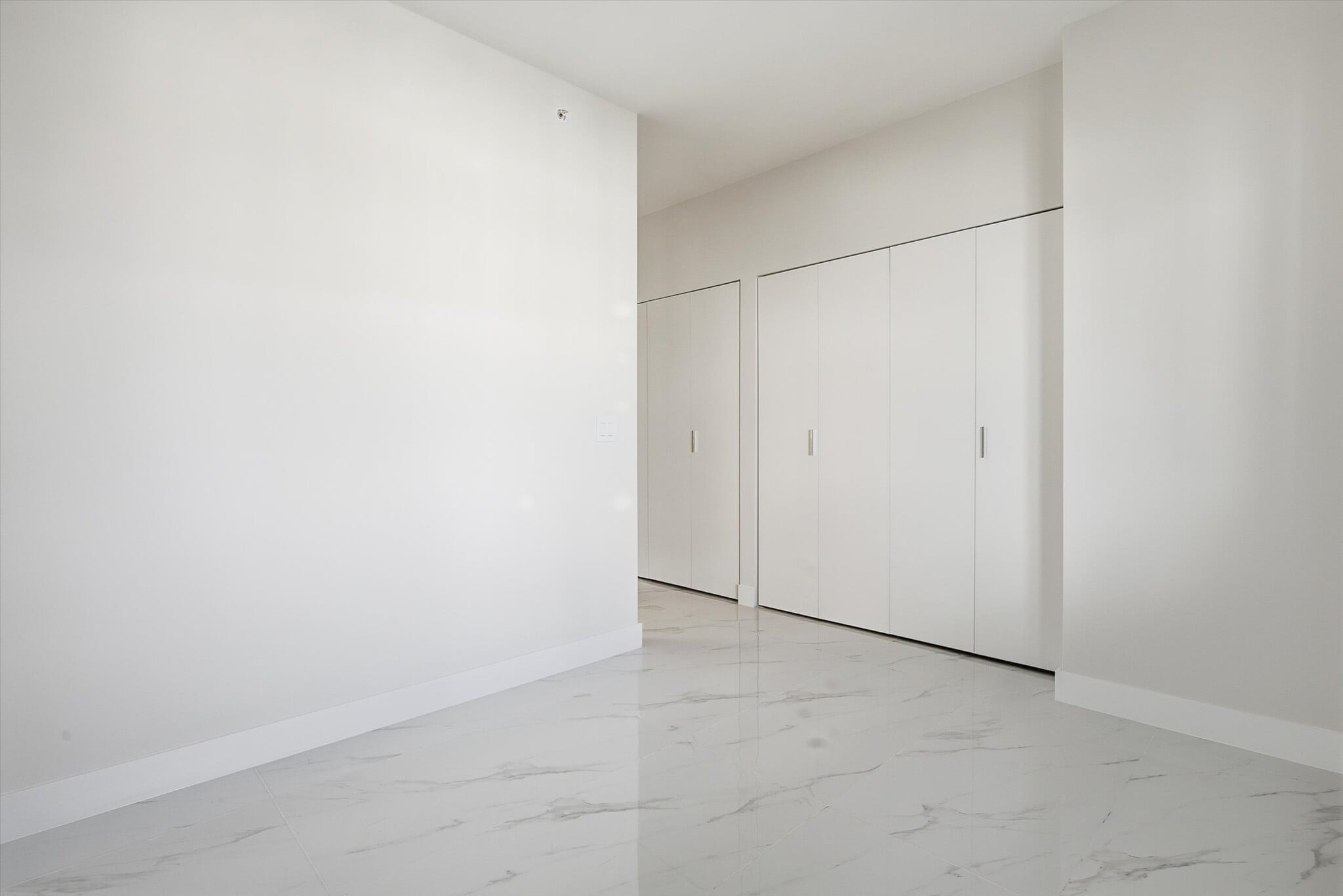 Building Photo - 700 NE 24th St