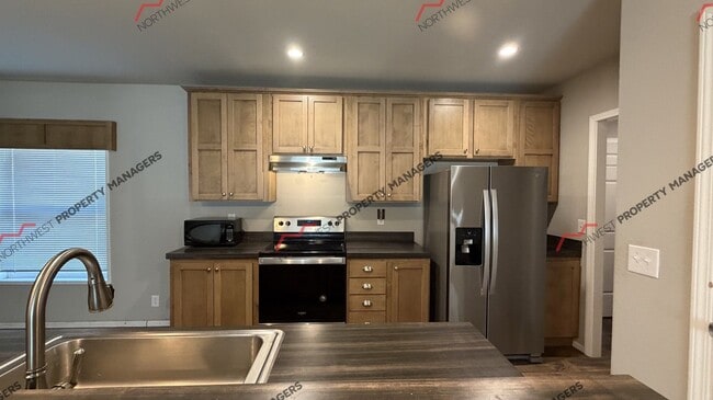 Building Photo - STATUS: *AVAILABLE* | R335 | $2295 + $100 flat rate for Electric and sewer