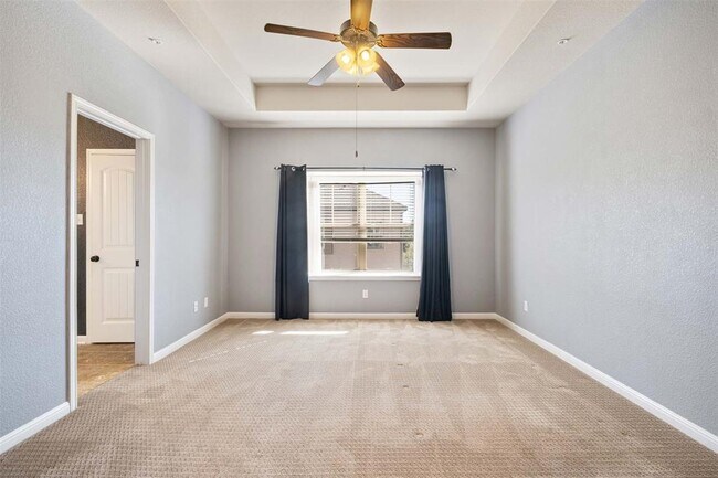 Building Photo - 7220 Wyoming Springs Dr