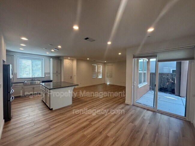 Building Photo - 3568 Troy Dalton St