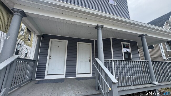 Building Photo - 16 Arch St