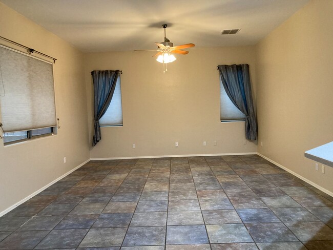 Building Photo - Northwest 3 Bedroom with Pool!