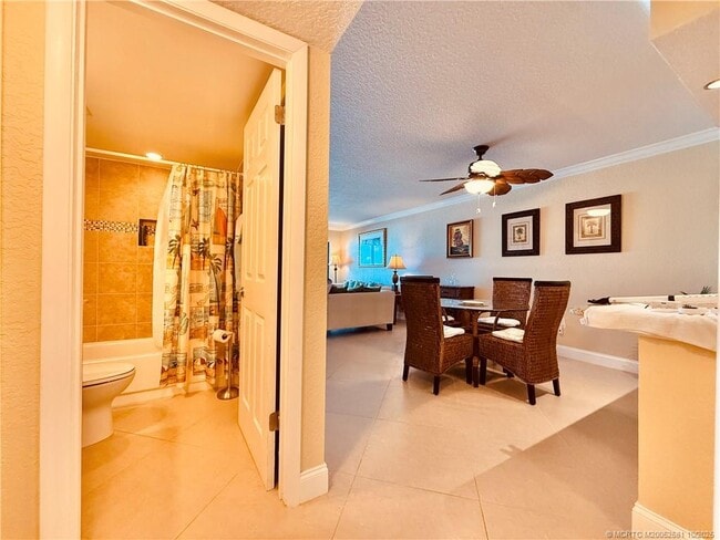 Building Photo - 7440 S Ocean Dr