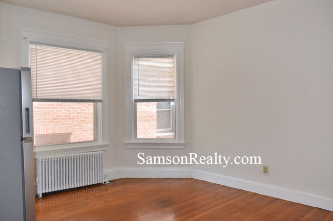 Building Photo - 67 Medway St