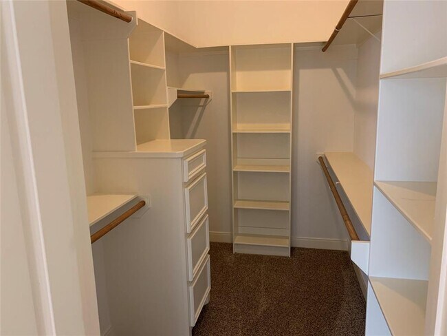 Building Photo - 14607 Heritage Dr