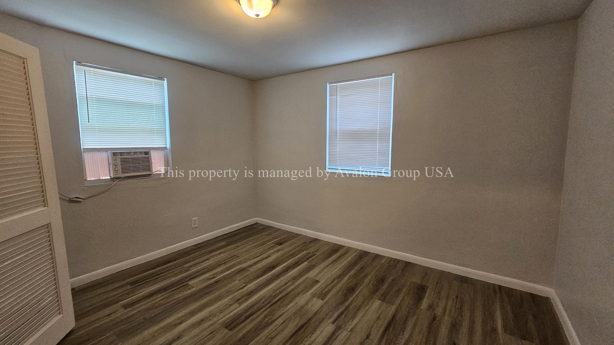 Building Photo - 604 W 18th St