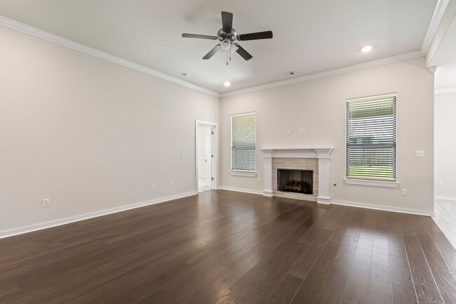 Building Photo - Like new 4BR Farmington home! LOADED with ...