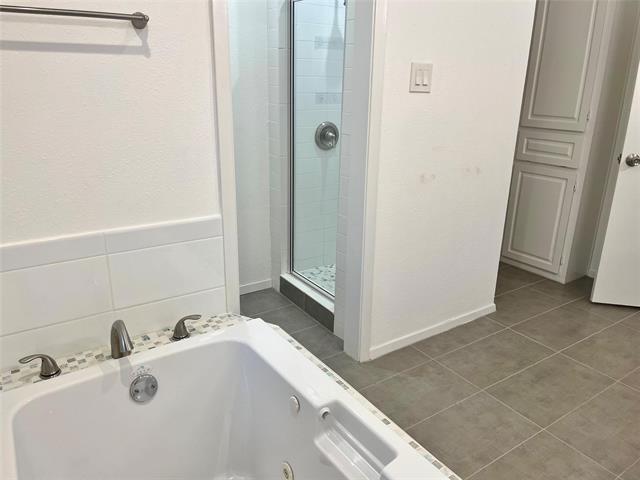 Building Photo - 1827 Rhinevalley Dr