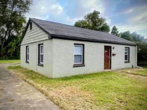 Primary Photo - 2333 E Michigan St