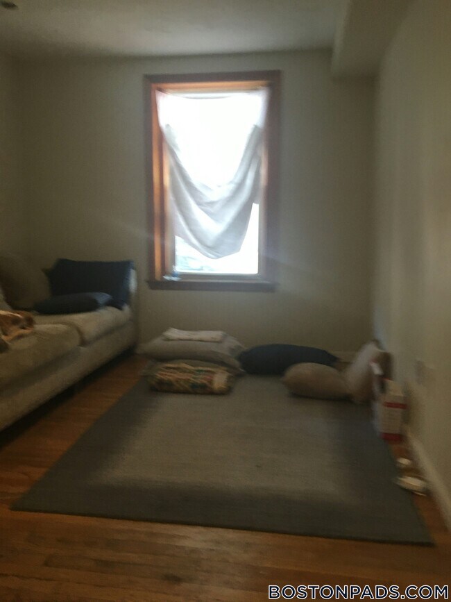 Building Photo - 9 Fulkerson St