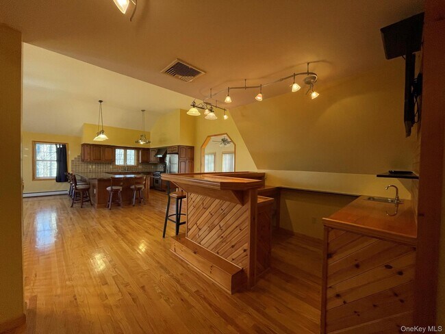 Building Photo - 1055 Bruynswick Rd