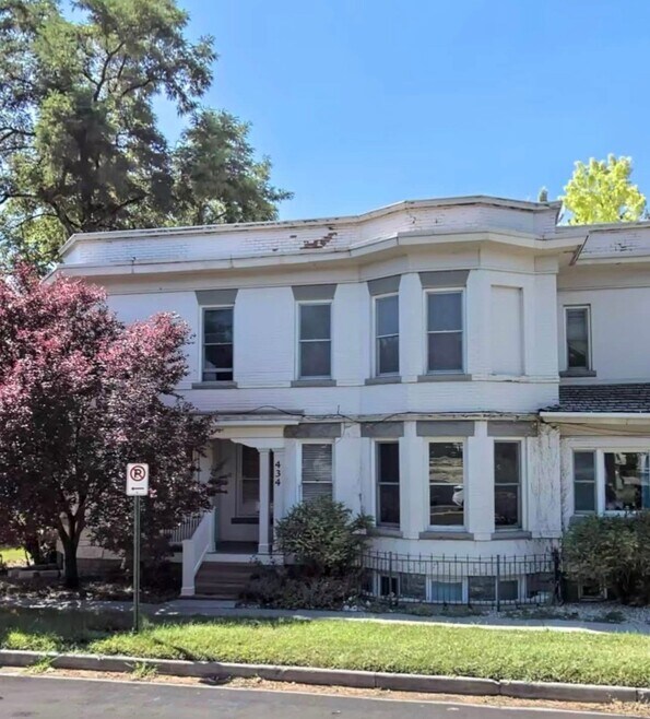 Building Photo - 434 E 3rd Ave