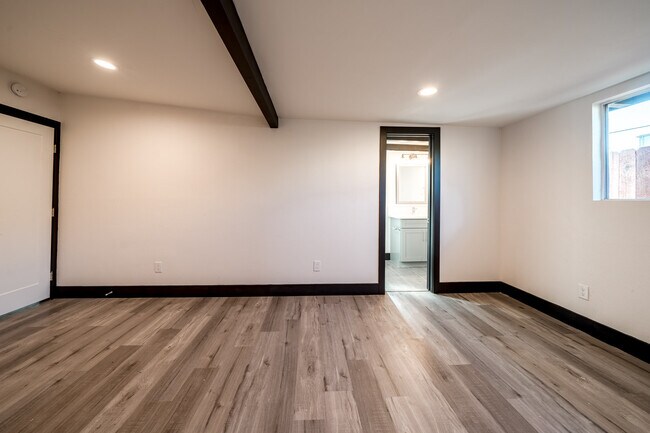 Building Photo - 5131 Barstow St
